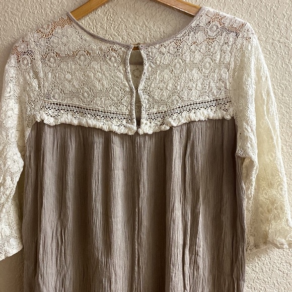 ALTAR’D State tan and cream crepe and lace boho 3/4 sleeve mini dress - Picture 7 of 9
